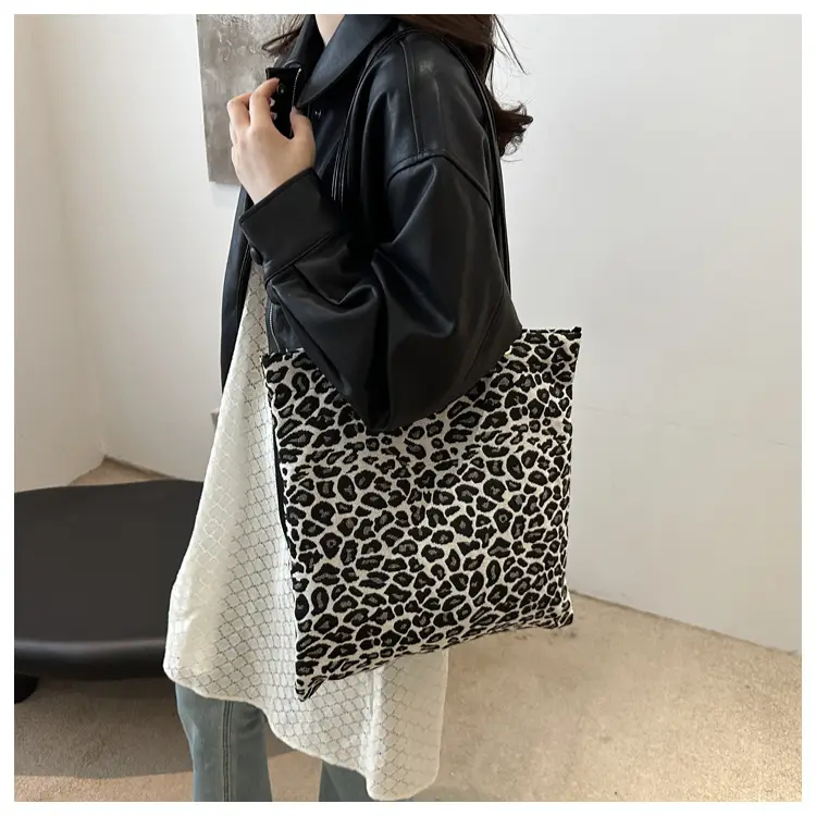 Large Leopard Print Canvas Shoulder Bag for Women — feature 19