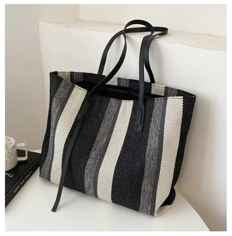 Korean Style Stripe Shoulder Bag for Women 2024 — feature 12