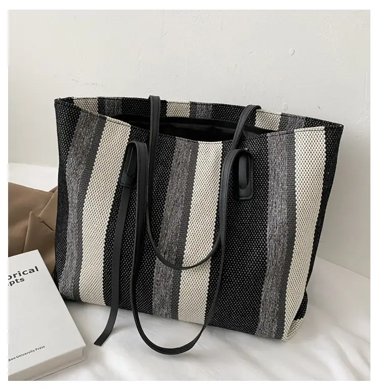 Korean Style Stripe Shoulder Bag for Women 2024 — feature 14