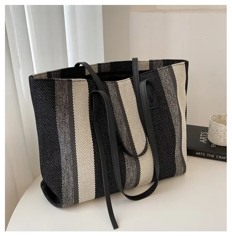 Korean Style Stripe Shoulder Bag for Women 2024 — feature 9