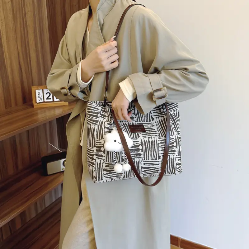 Korean Style Textured Shoulder Bag for Women - Image 10