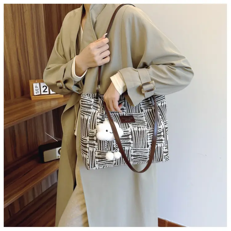 Korean Style Textured Shoulder Bag for Women — feature 11