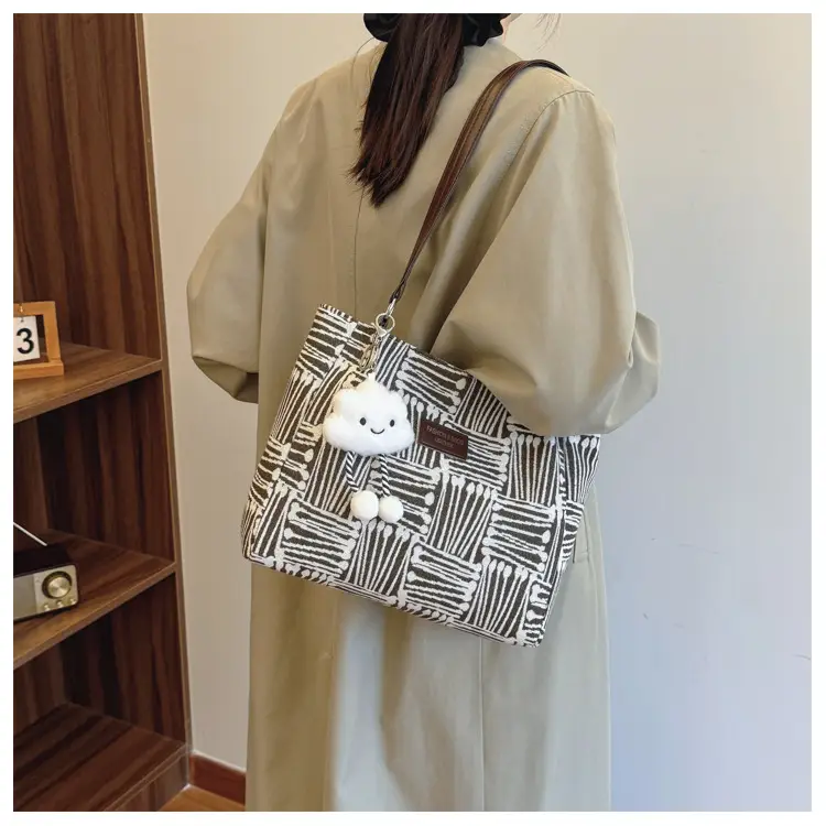 Korean Style Textured Shoulder Bag for Women — feature 17