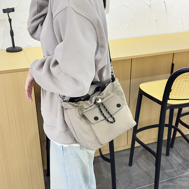 Lightweight Korean Style Shoulder Bag 2024 New — feature 12