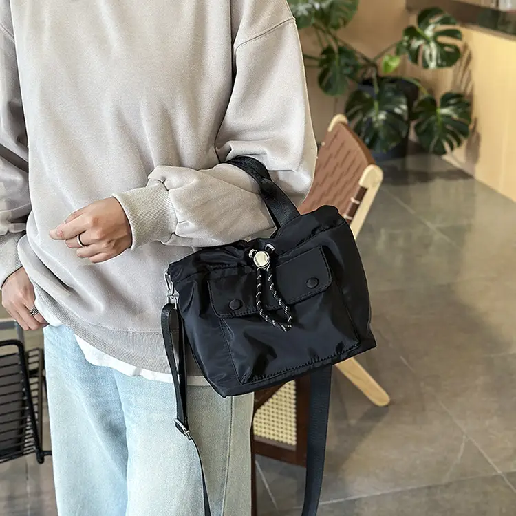 Lightweight Korean Style Shoulder Bag 2024 New — feature 13