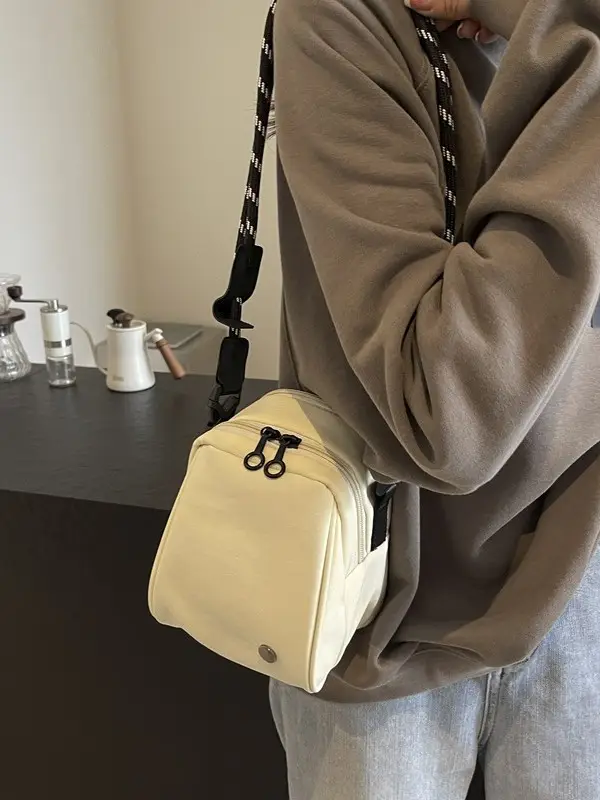 Green Shell Crossbody Bag with Chain Strap