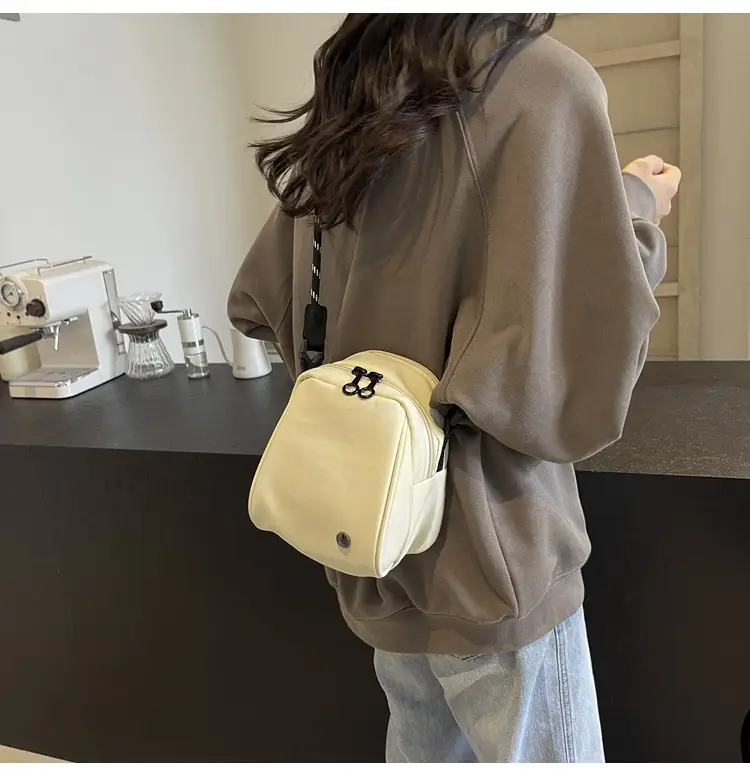 Green Shell Crossbody Bag with Chain Strap — feature 15