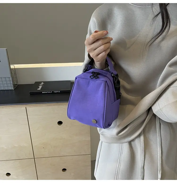 Green Shell Crossbody Bag with Chain Strap — feature 26