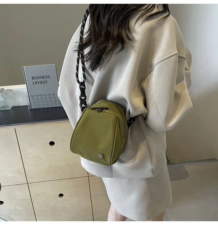 Green Shell Crossbody Bag with Chain Strap — feature 29