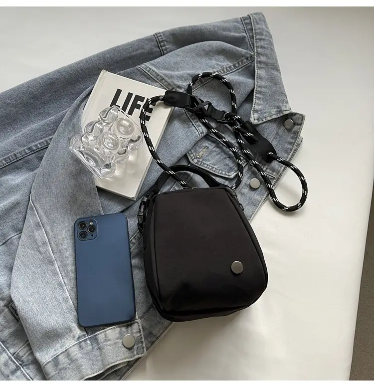 Green Shell Crossbody Bag with Chain Strap — feature 3