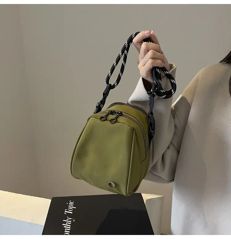 Green Shell Crossbody Bag with Chain Strap — feature 39