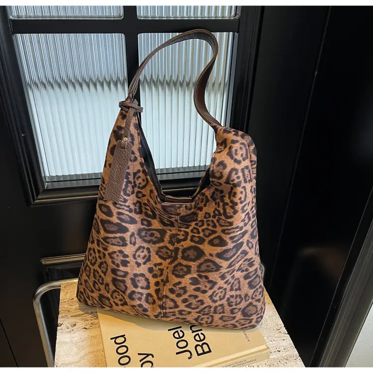 Women Retro Black Shoulder Bag 2024 Autumn Winter — feature 20