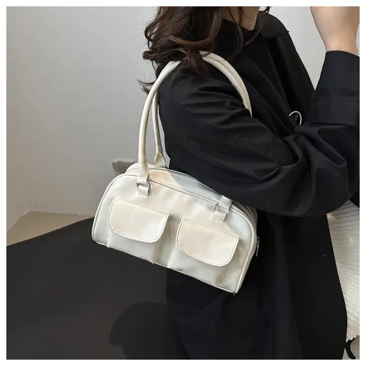 Light Luxury Retro Commuting Bag 2024 — feature 10