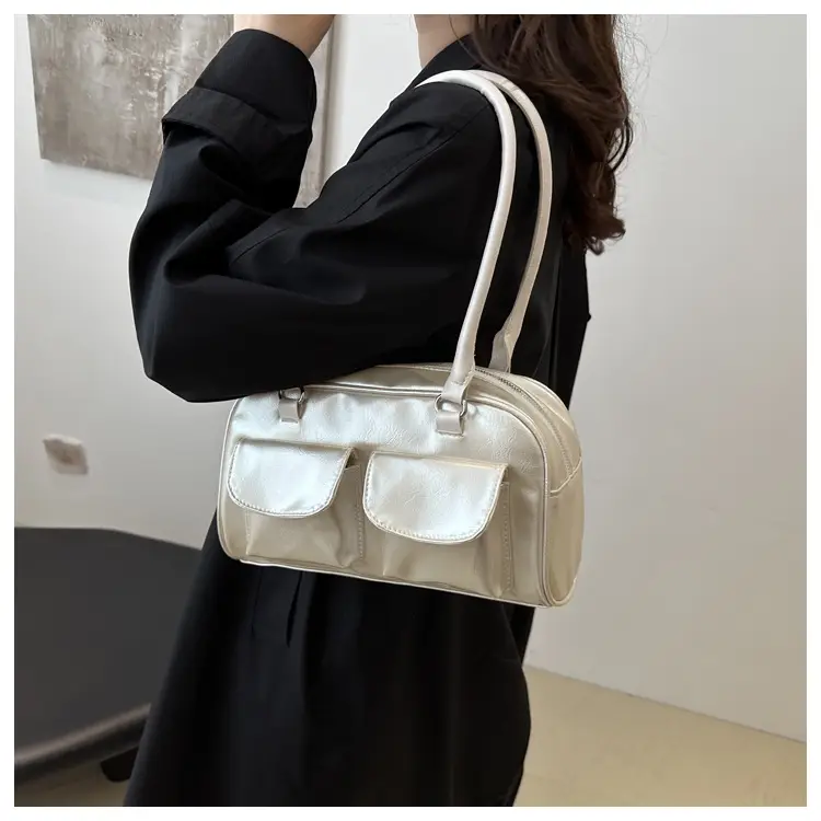 Light Luxury Retro Commuting Bag 2024 — feature 14