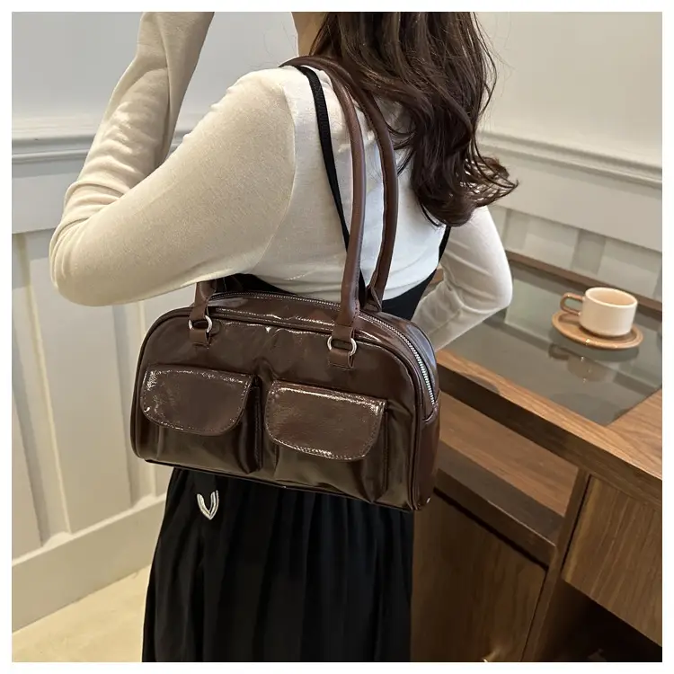 Light Luxury Retro Commuting Bag 2024 — feature 20