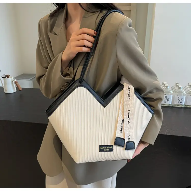 Women's Brown Underarm Bag Large Capacity 2024 — feature 21