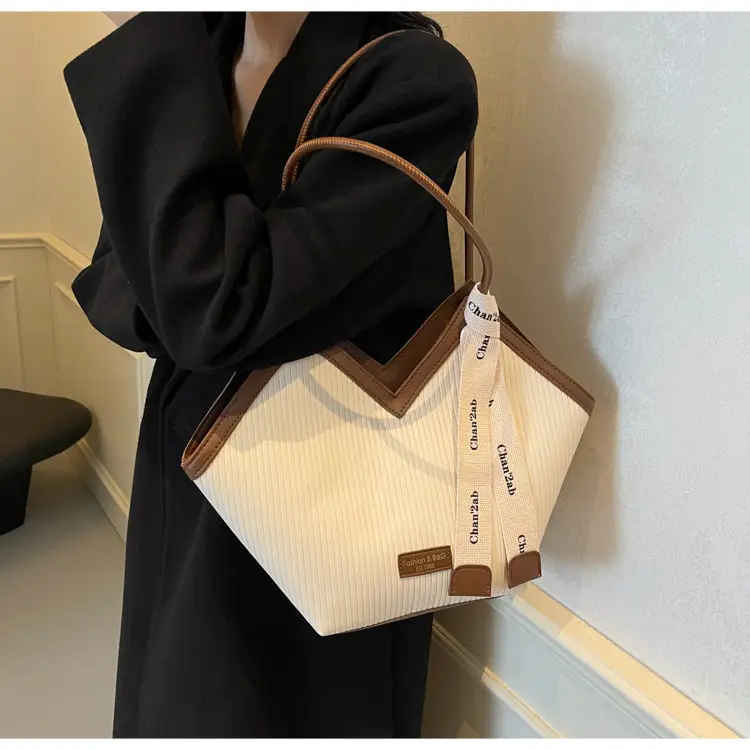 Women's Brown Underarm Bag Large Capacity 2024 — feature 24