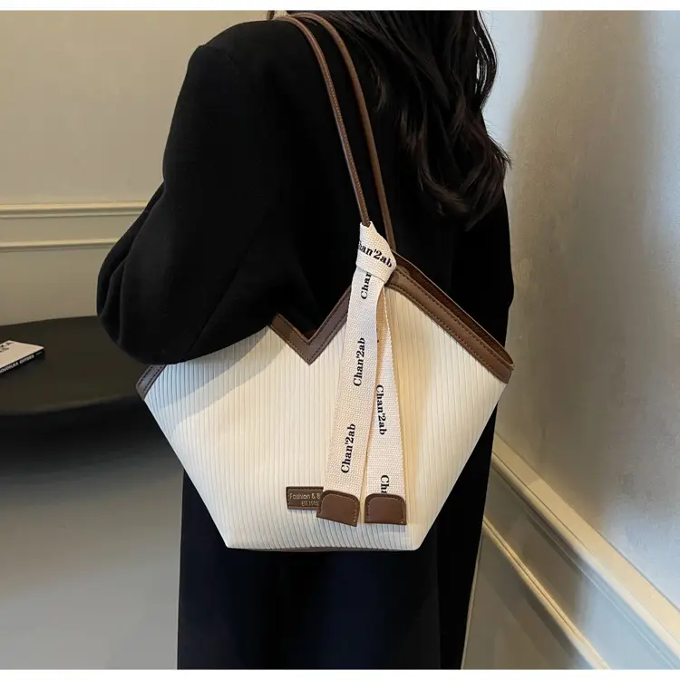 Women's Brown Underarm Bag Large Capacity 2024 — feature 25
