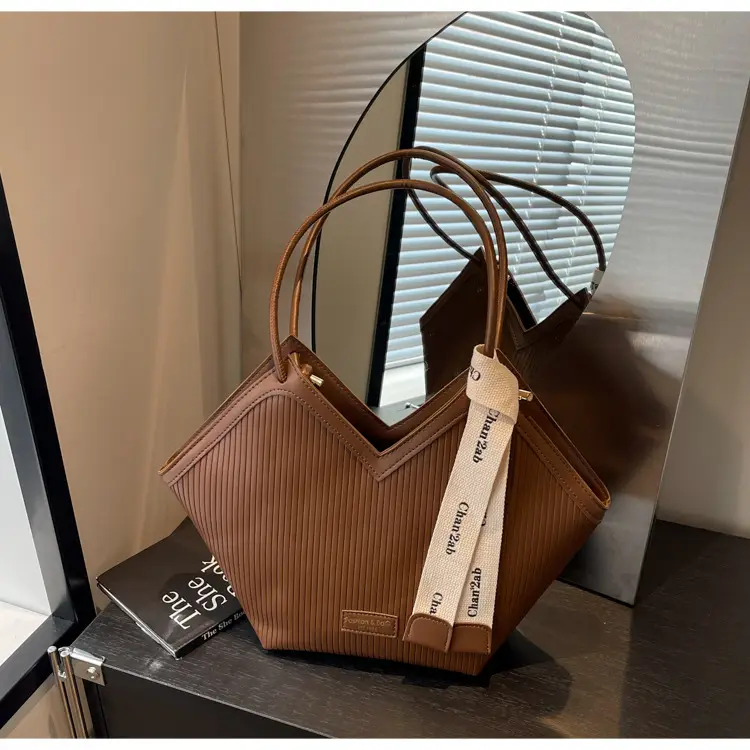Women's Brown Underarm Bag Large Capacity 2024 — feature 27