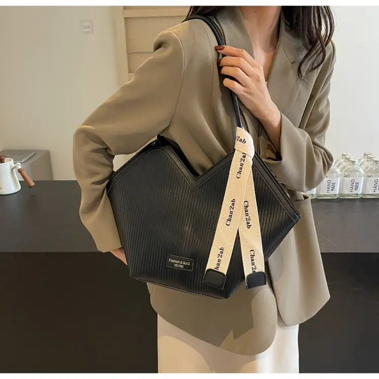 Women's Brown Underarm Bag Large Capacity 2024 — feature 8