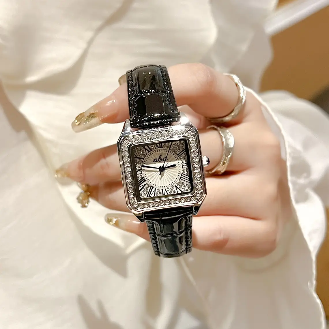 Women's Diamond Band Quartz Watch with Hot Cheetah Belt - Image 7