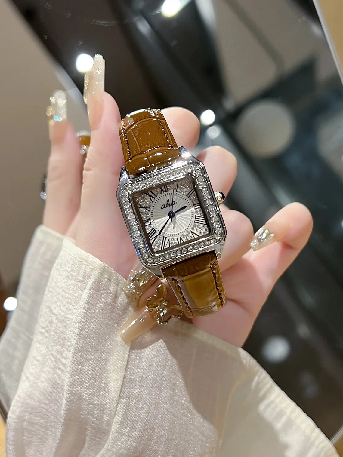 Women's Diamond Band Quartz Watch with Hot Cheetah Belt - Image 3