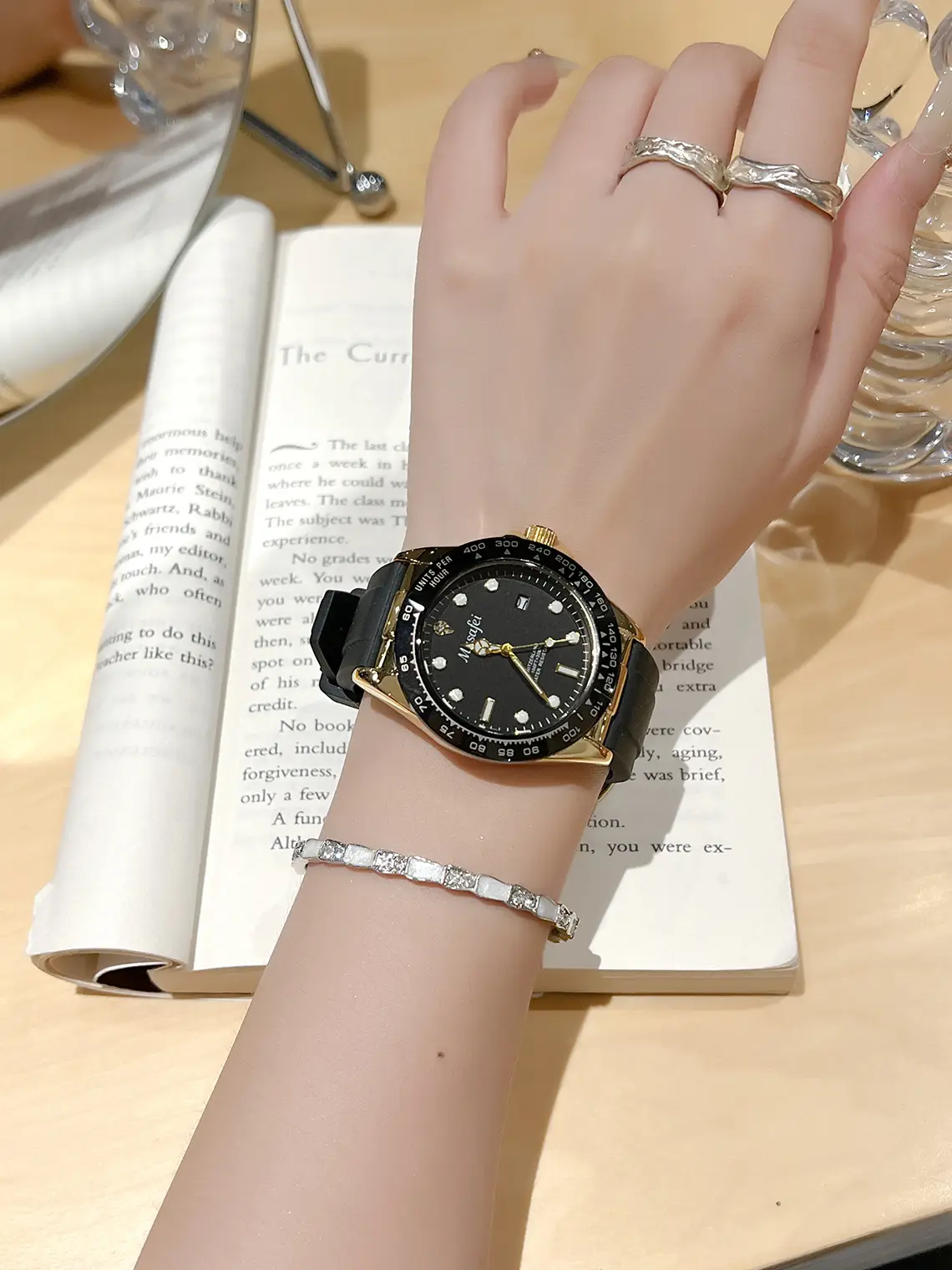 Fake Tiger Di Cross-border Men's Watch Black Silicone Waterproof — feature 2