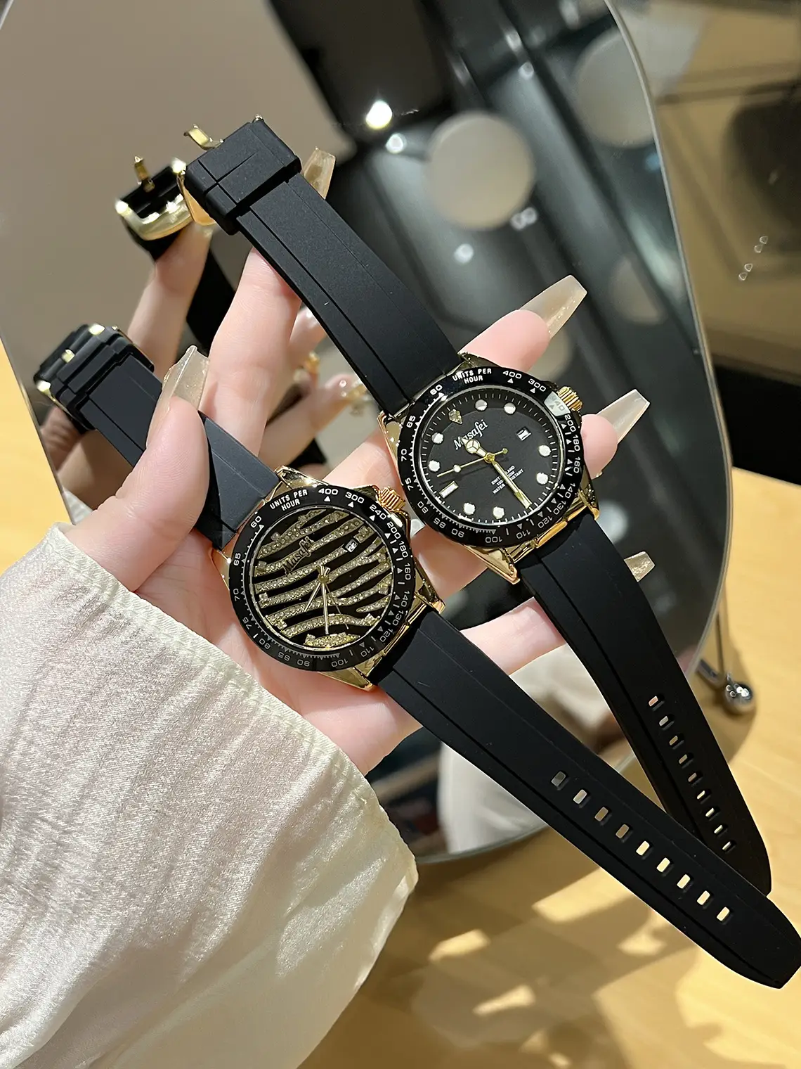 Fake Tiger Di Cross-border Men's Watch Black Silicone Waterproof — feature 3