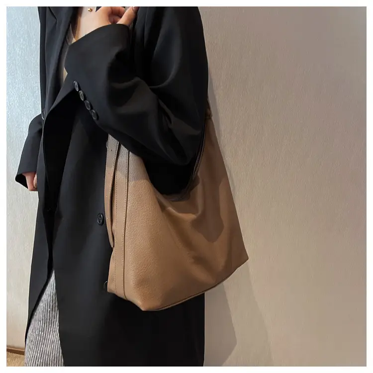 Women's Large Capacity Brown Shoulder Bag 2024 — feature 10