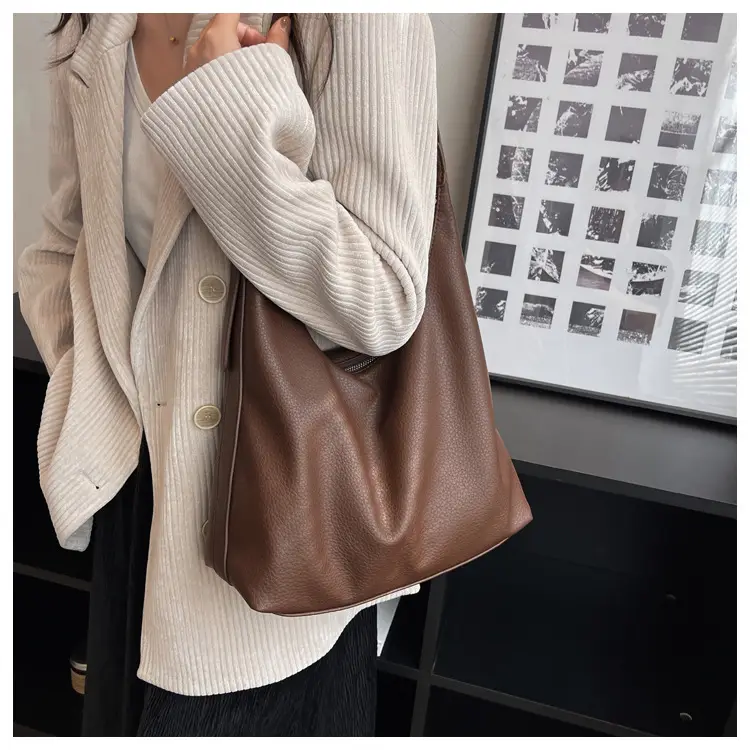 Women's Large Capacity Brown Shoulder Bag 2024 — feature 13