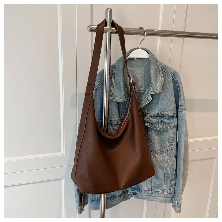Women's Large Capacity Brown Shoulder Bag 2024 — feature 23