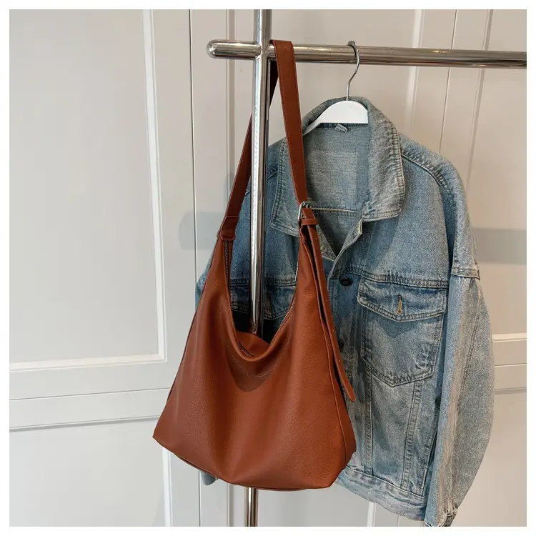 Women's Large Capacity Brown Shoulder Bag 2024 — feature 25