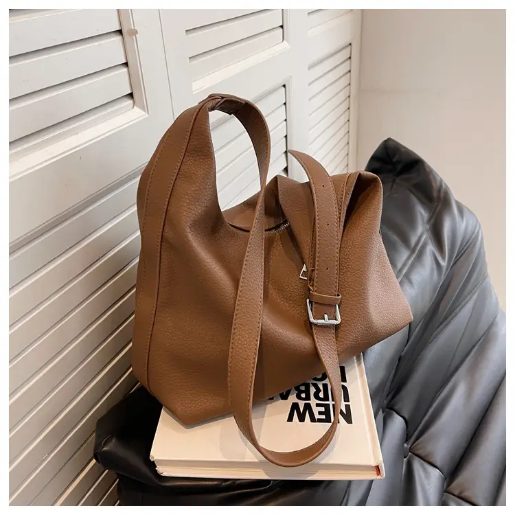 Women's Large Capacity Brown Shoulder Bag 2024 — feature 31