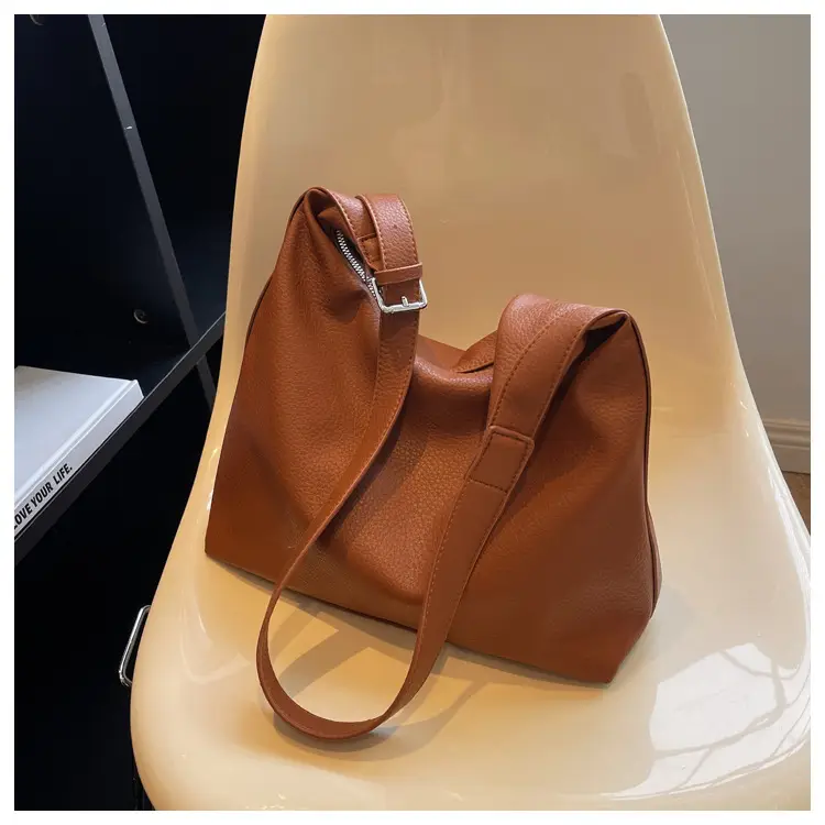 Women's Large Capacity Brown Shoulder Bag 2024 — feature 35