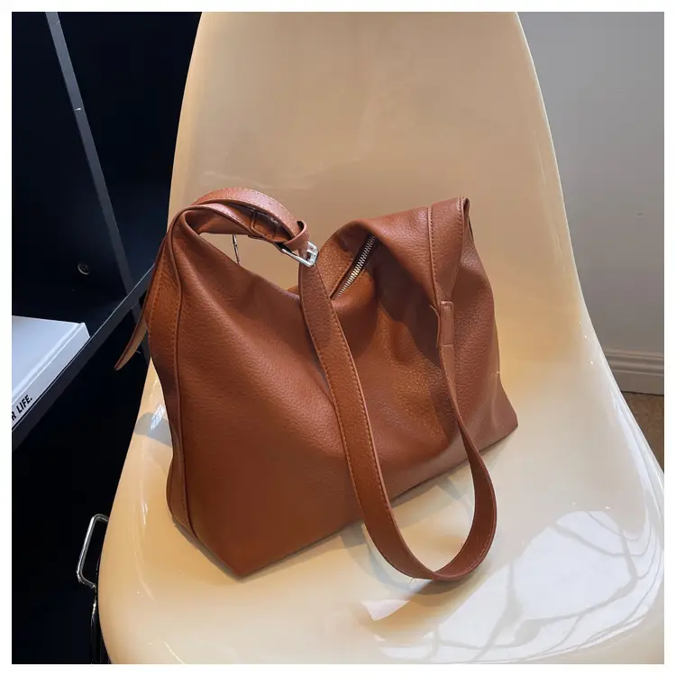 Women's Large Capacity Brown Shoulder Bag 2024 — feature 36