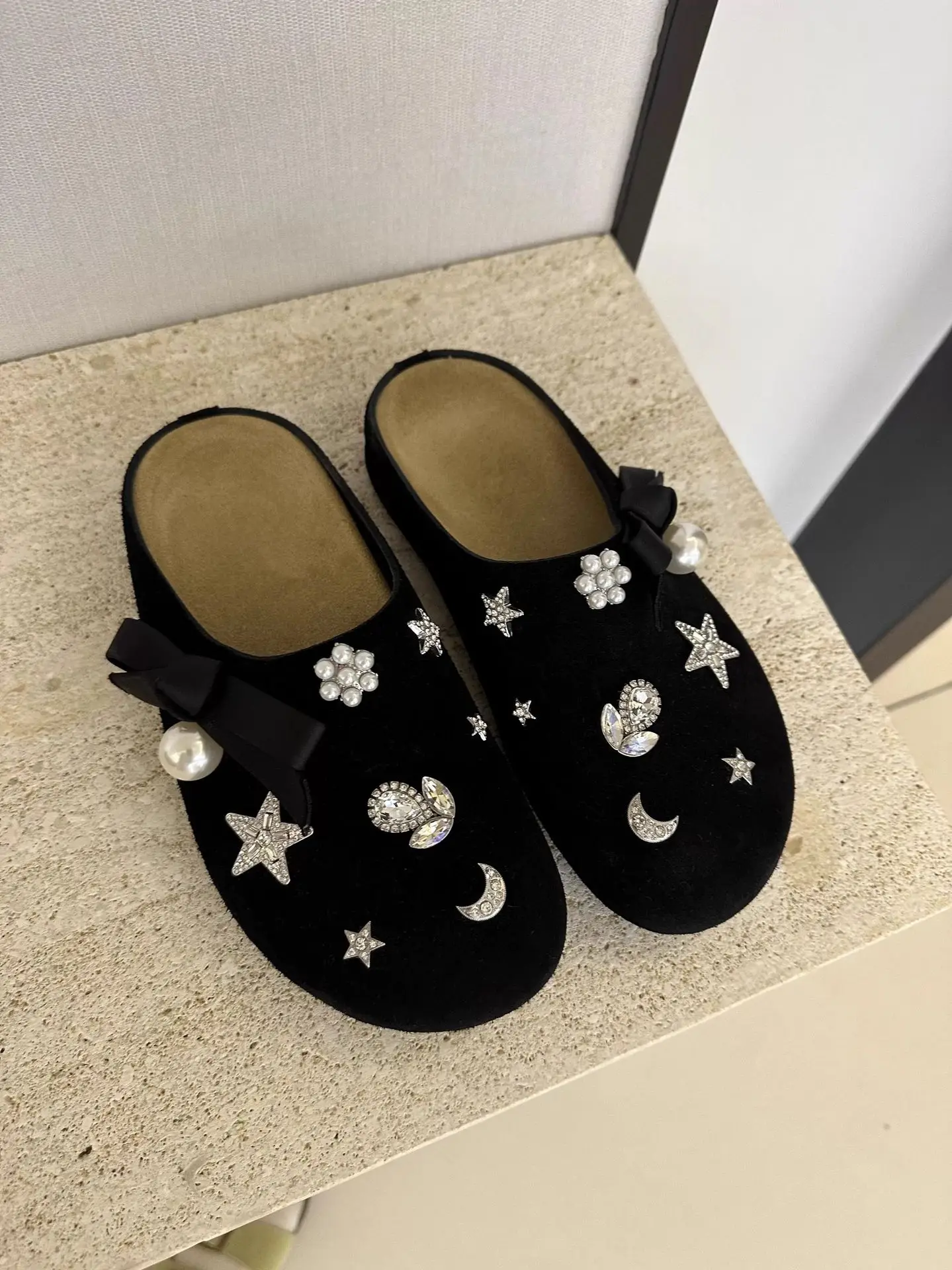 Korean Style Rhinestone Bow Slippers Black 2024 — feature 4
