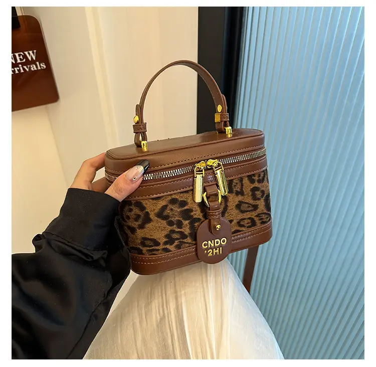 Women's Leopard Print Vintage Crossbody Bag 2024 — feature 15