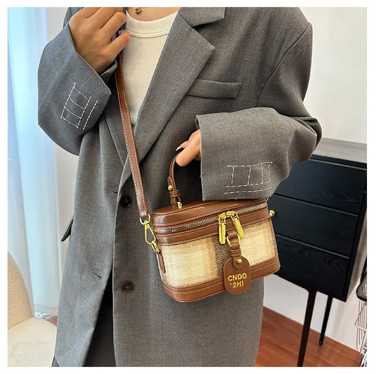Women's Leopard Print Vintage Crossbody Bag 2024 — feature 27