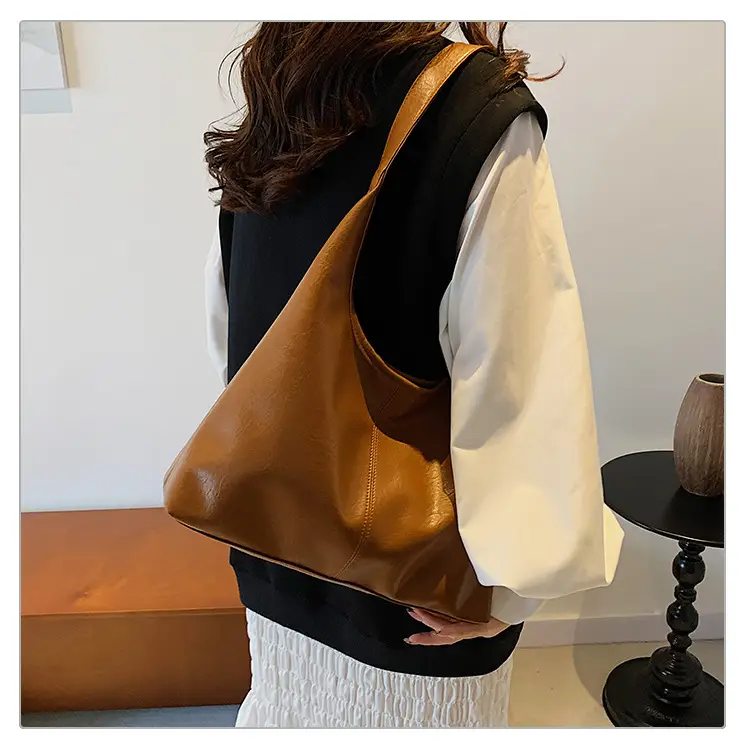 Brown Leather Shoulder Bag & Zipper Pouch Set — feature 16