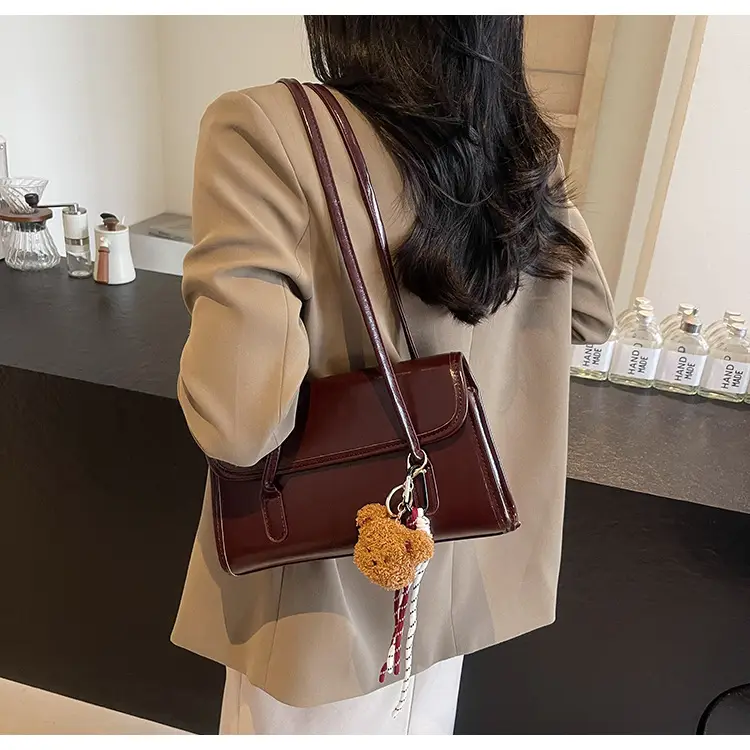 Black Retro Textured Shoulder Bag for Women 2025 — feature 14