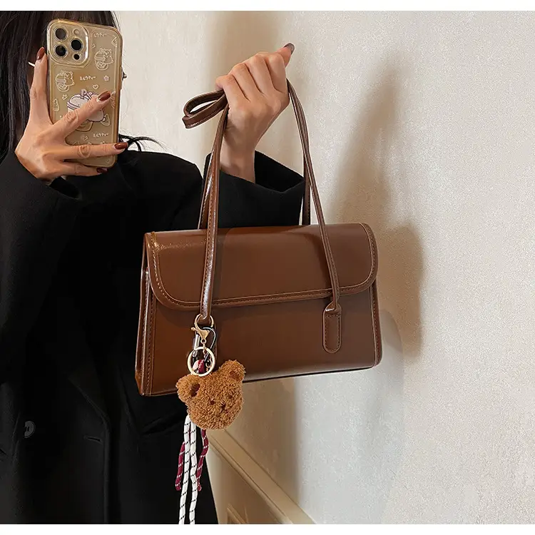 Black Retro Textured Shoulder Bag for Women 2025 — feature 28