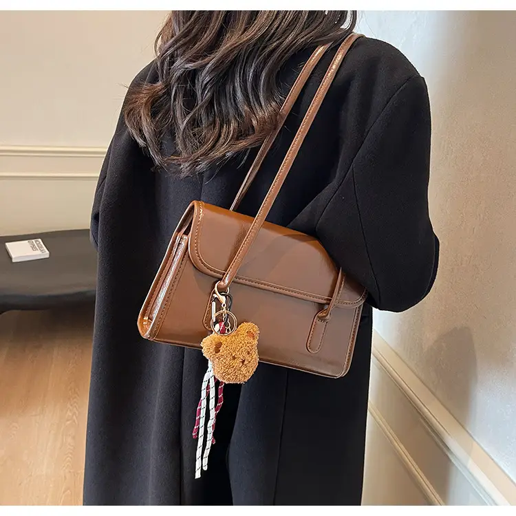 Black Retro Textured Shoulder Bag for Women 2025 — feature 31