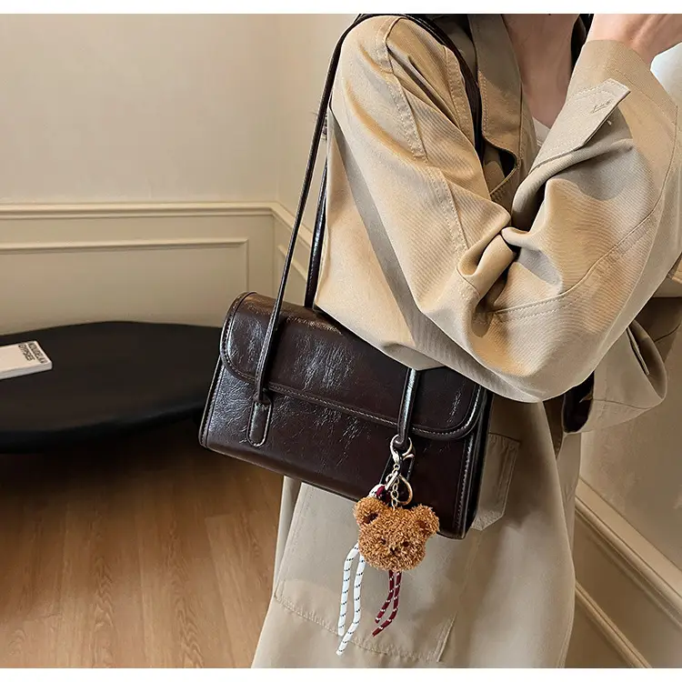 Black Retro Textured Shoulder Bag for Women 2025 — feature 34