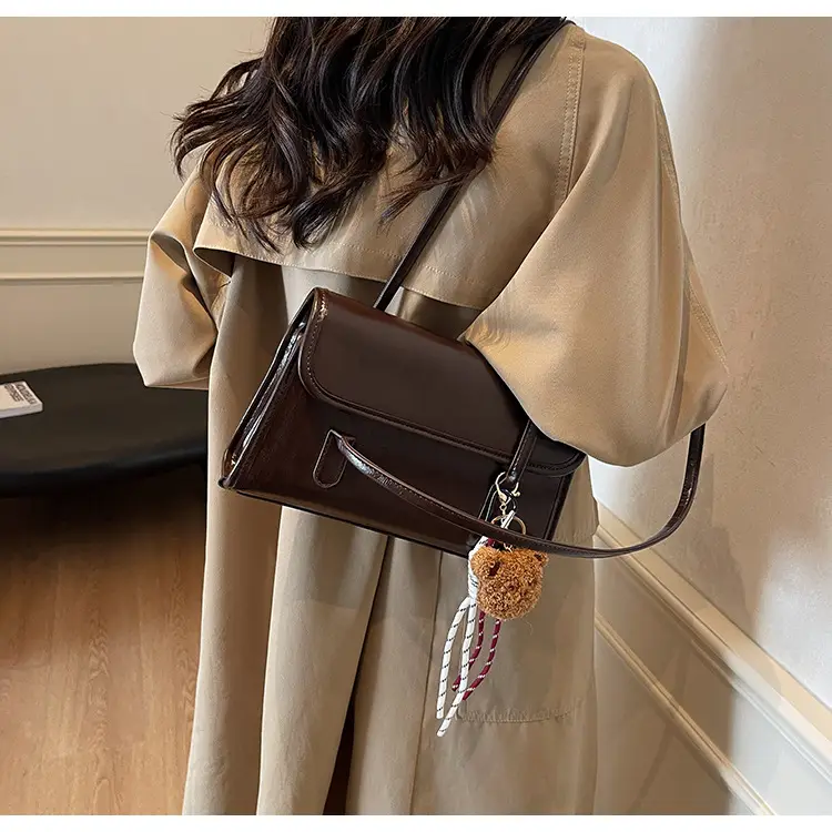 Black Retro Textured Shoulder Bag for Women 2025 — feature 38