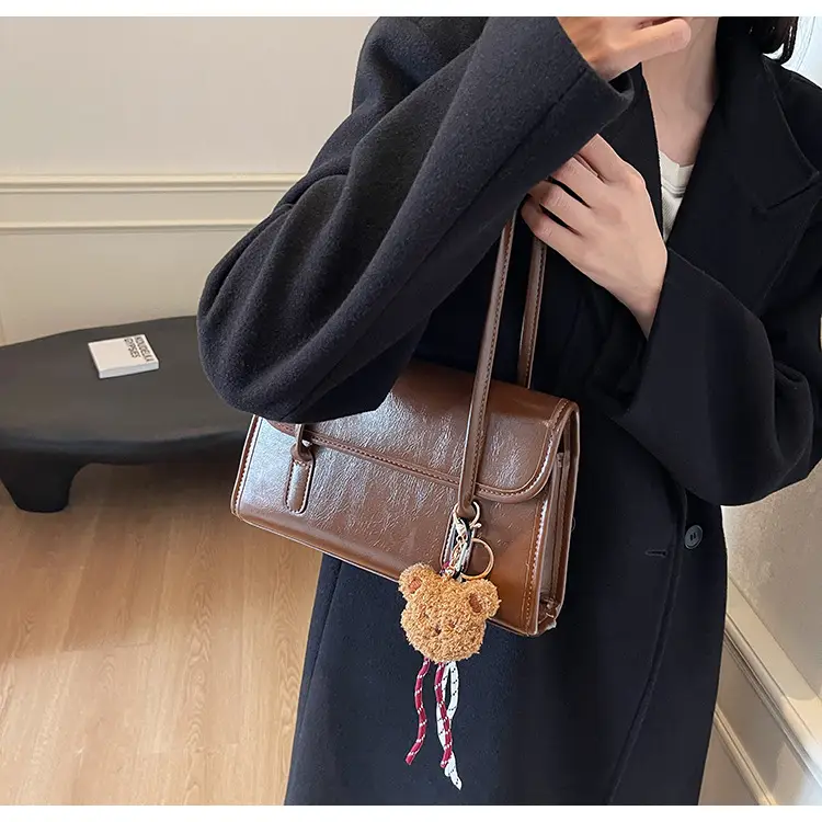 Black Retro Textured Shoulder Bag for Women 2025 — feature 41