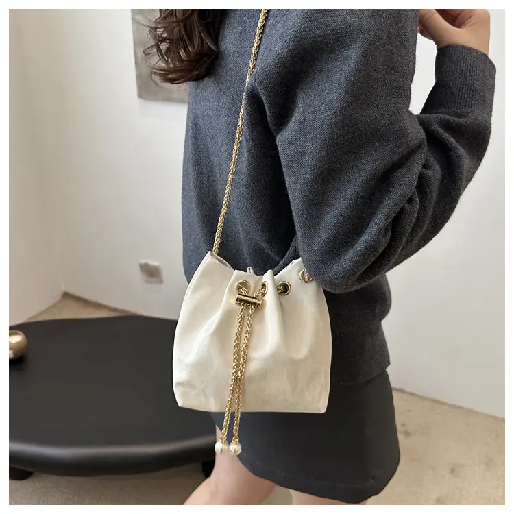 Korean Style Silver Chain Crossbody Bag 2024 — feature 11