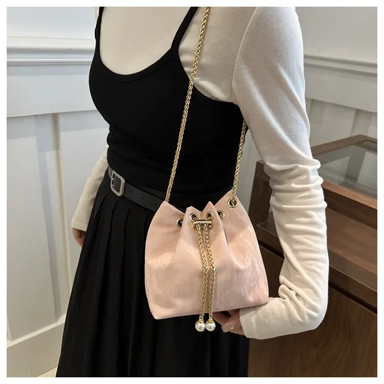 Korean Style Silver Chain Crossbody Bag 2024 — feature 13