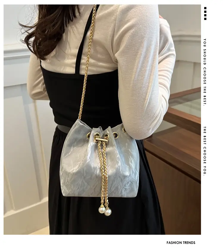 Korean Style Silver Chain Crossbody Bag 2024 — feature 2