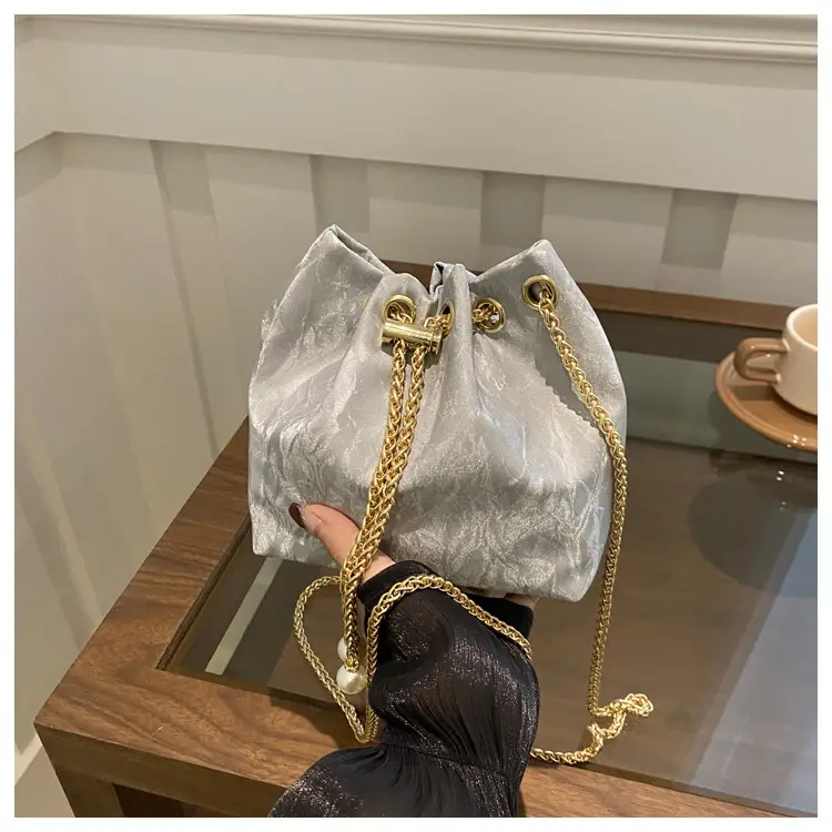 Korean Style Silver Chain Crossbody Bag 2024