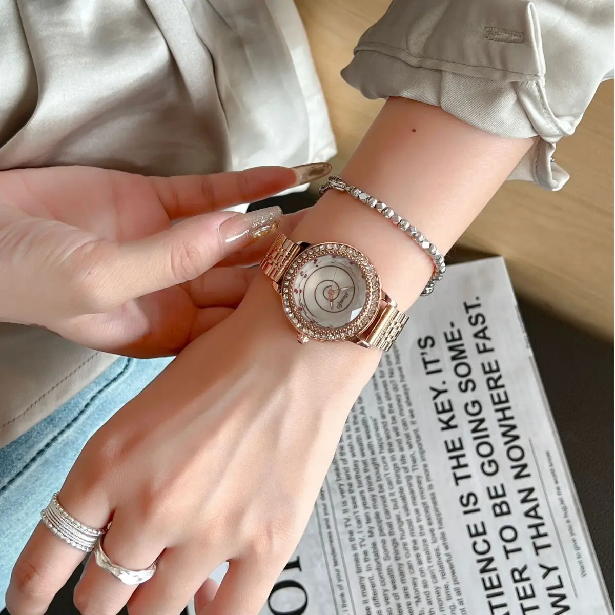 Women's Ferris Wheel Watch Red Leather Quartz Watch Set - Image 4